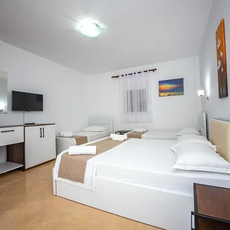 Noan & Hotel Dhermi